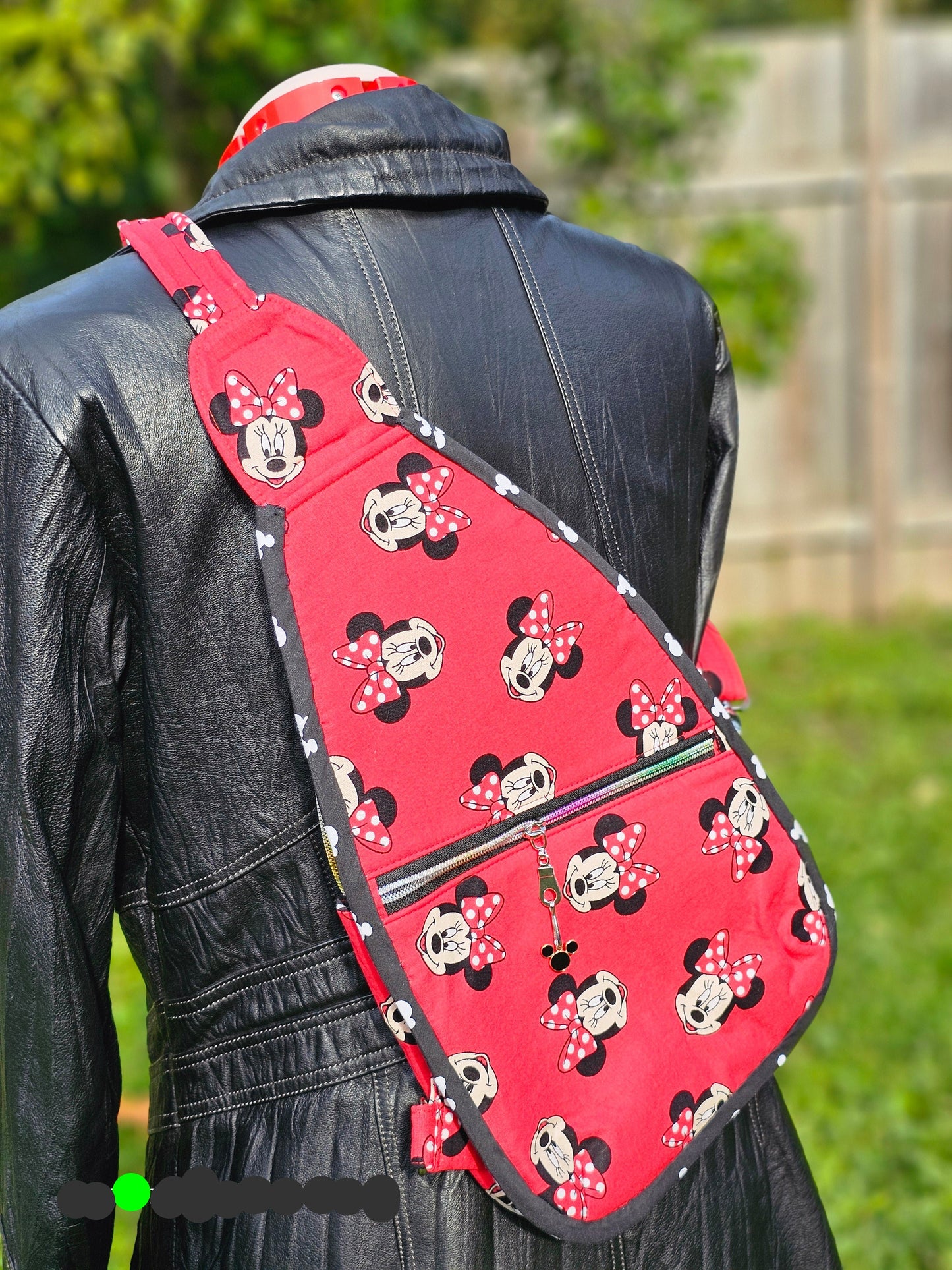 Crossbody Essential Bag - Minnie Mouse