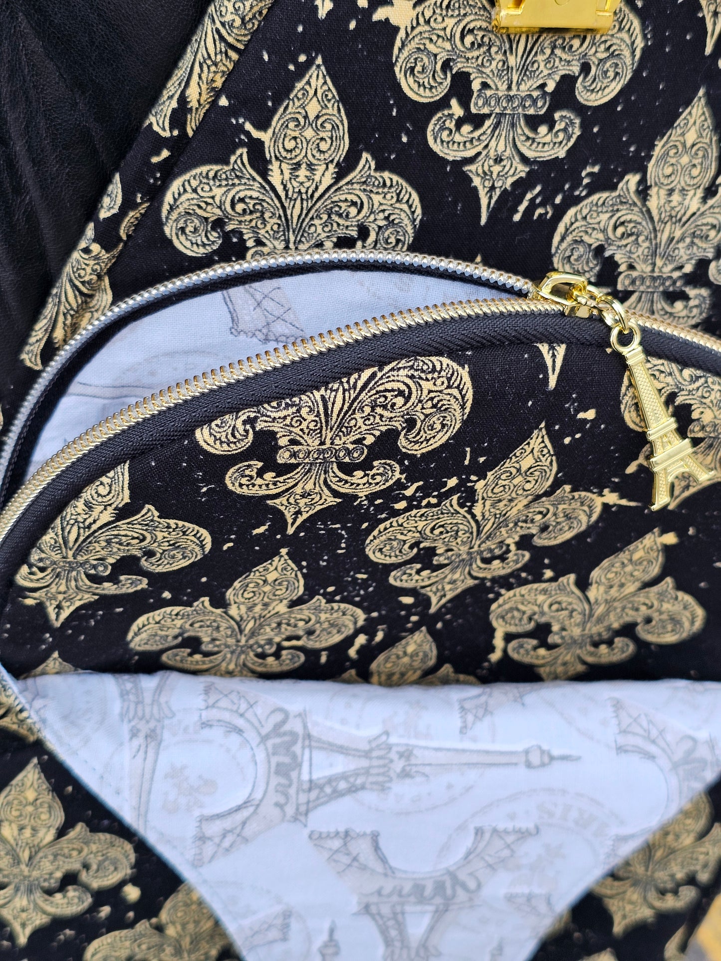 Essential Crossbody bag - Fluer di lys