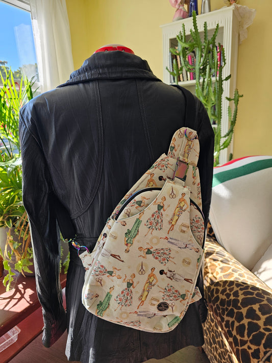 Essential Cross Body Bag - Fashion Icon