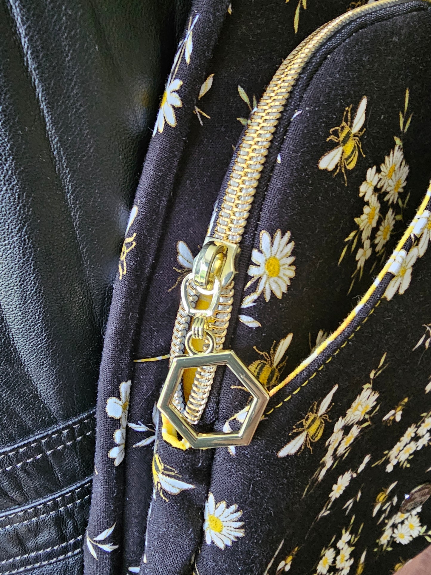 Crossbody Essential Bag - Bees Knees