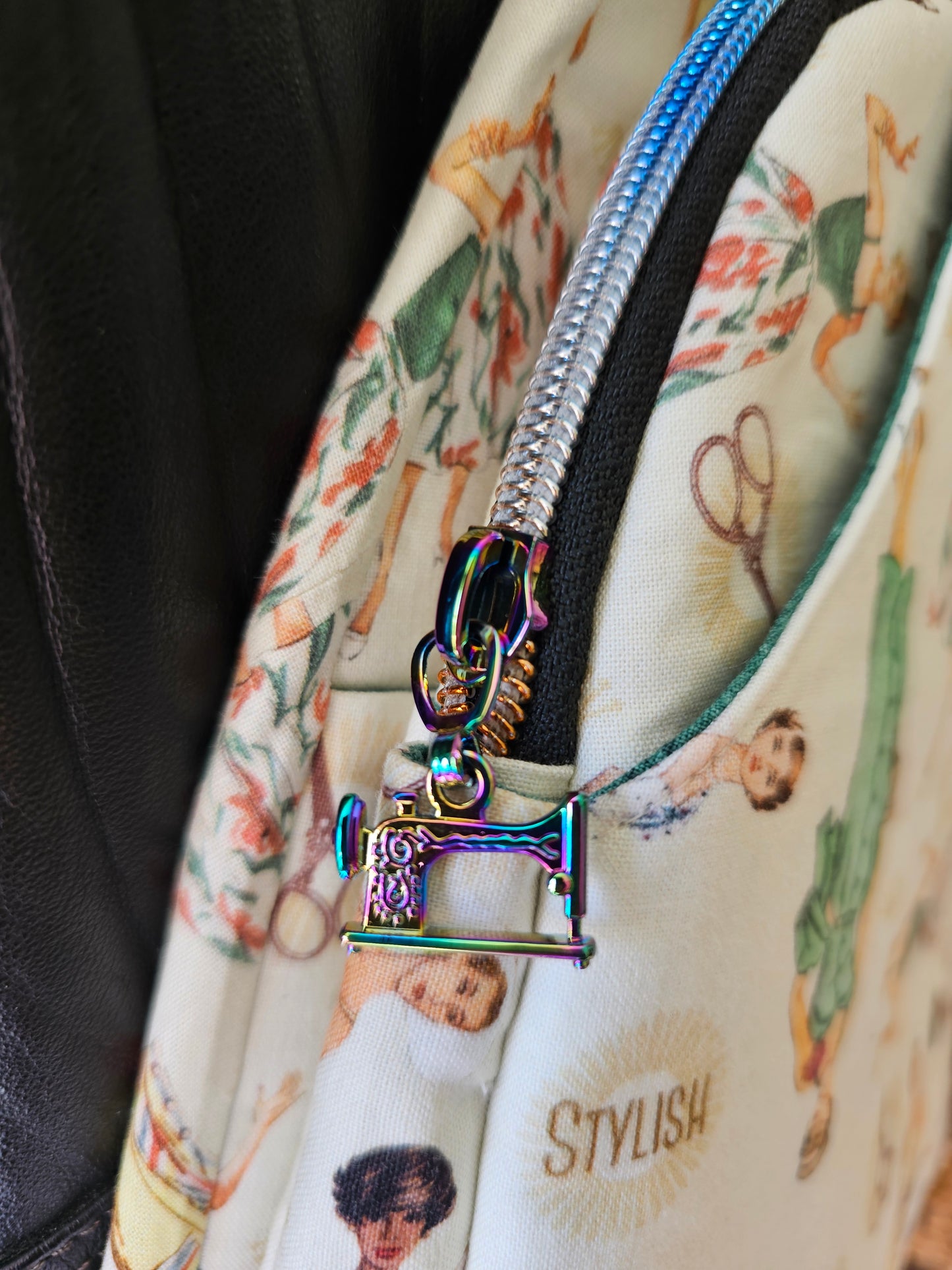 Essential Cross Body Bag - Fashion Icon